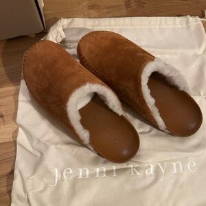 NEW IN BOX Jenni Kayne Tan Shearling Mules/ Clogs